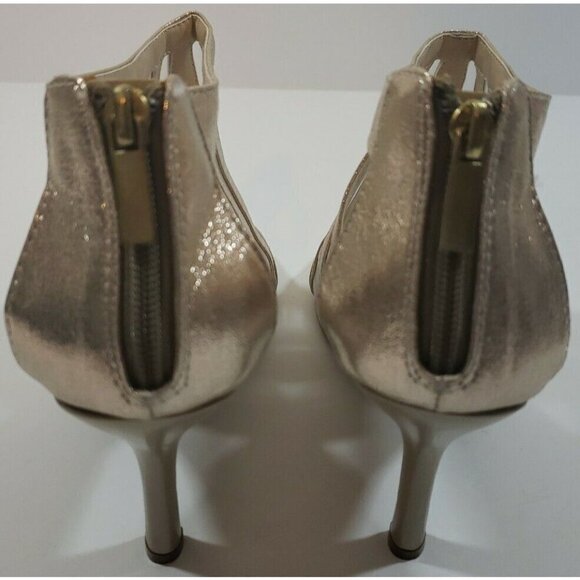 Dyeables ~Woman Size 11 B~ Silver/Gold Heeled Sandal NEW. - Picture 5 of 12